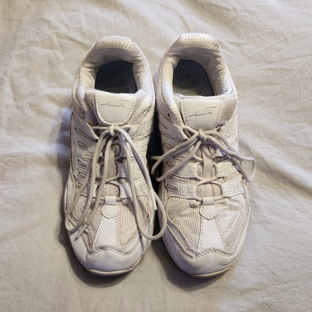Avia Women's Elevate White Athletic Sneakers
